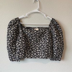 NWT Levi’s The Statement Blouse. White and black floral blouse. Women’s Large